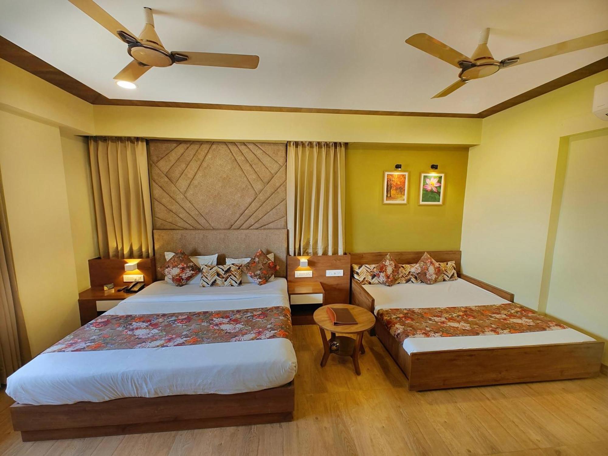 אודייפור Opulence Inn - 500 Meters From Railway Station מראה חיצוני תמונה