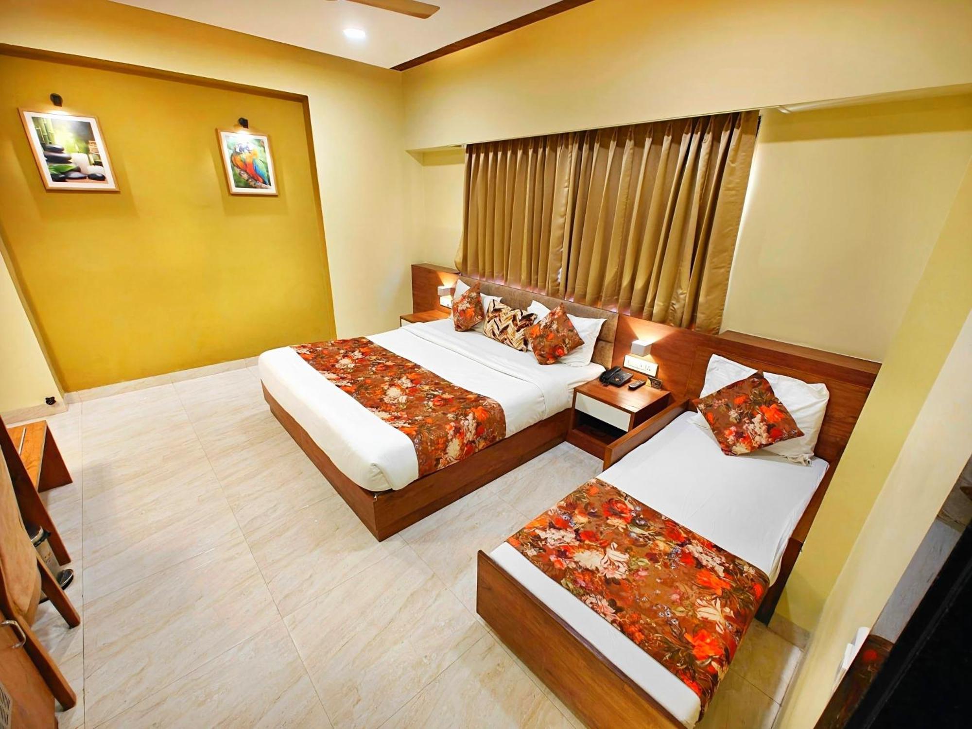 אודייפור Opulence Inn - 500 Meters From Railway Station מראה חיצוני תמונה